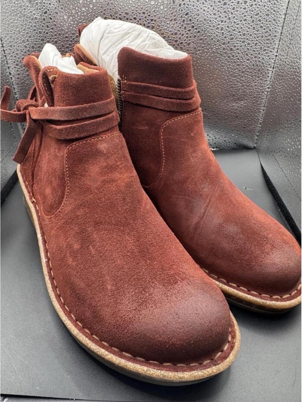 Born Women's Brown and Burgundy Boot